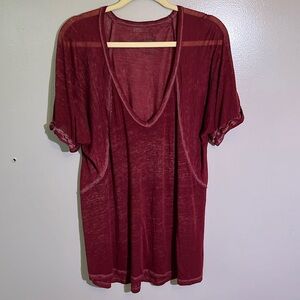 Women’s Size M Free People Oversized long tee. Maroon faded style
